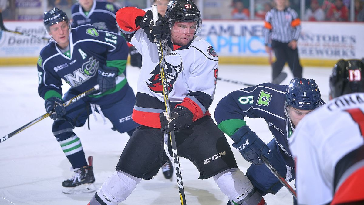 THREE-GOAL THIRD SINKS MARINERS IN 4-2 THUNDER VICTORY