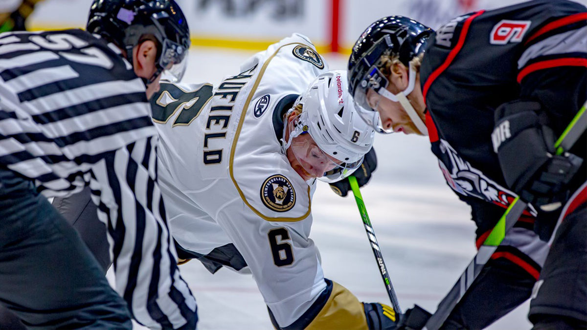 THUNDER EXTEND WIN STREAK TO SEVEN IN 5-2 WIN OVER GROWLERS