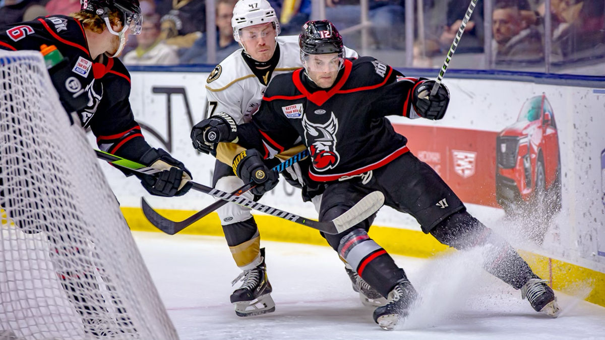 THUNDER SWEEP GROWLERS WITH 6-2 VICTORY