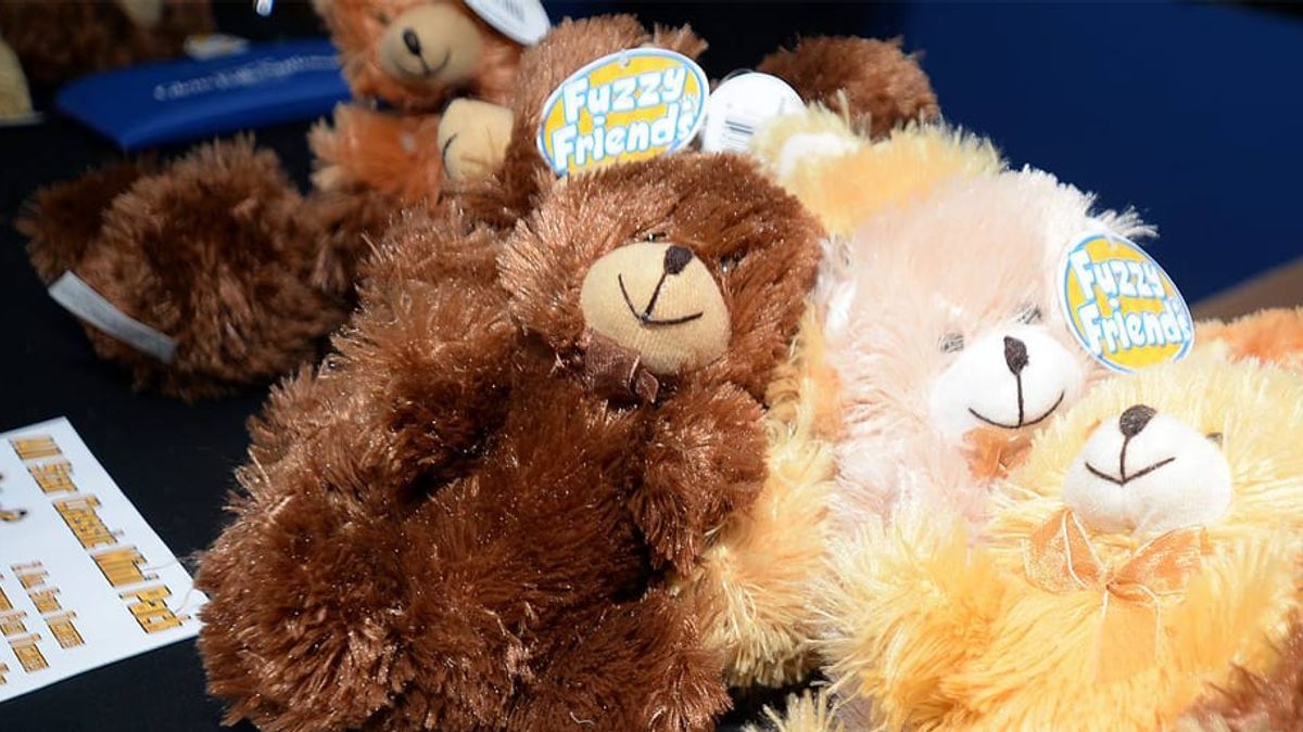 THUNDER DONATE 765 BEARS TO SALVATION ARMY