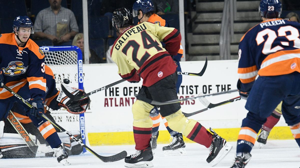 Glads Win 4-1 in Home Opener