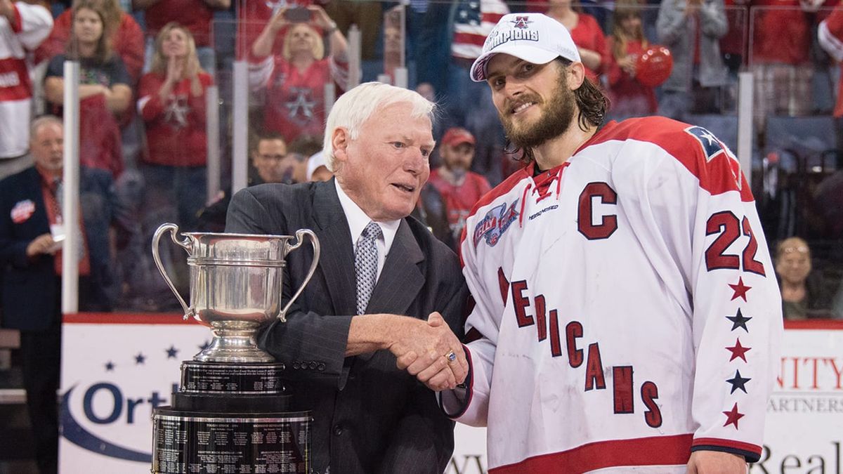ECHL Commissioner Emeritus Patrick J. Kelly presenting the Kelly Cup