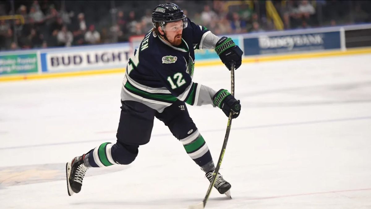 Action photo of Andrew Fyten of the Florida Everblades