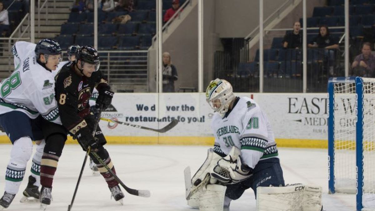 Peters Stellar as &#039;Blades Conquer Gladiators 4-1
