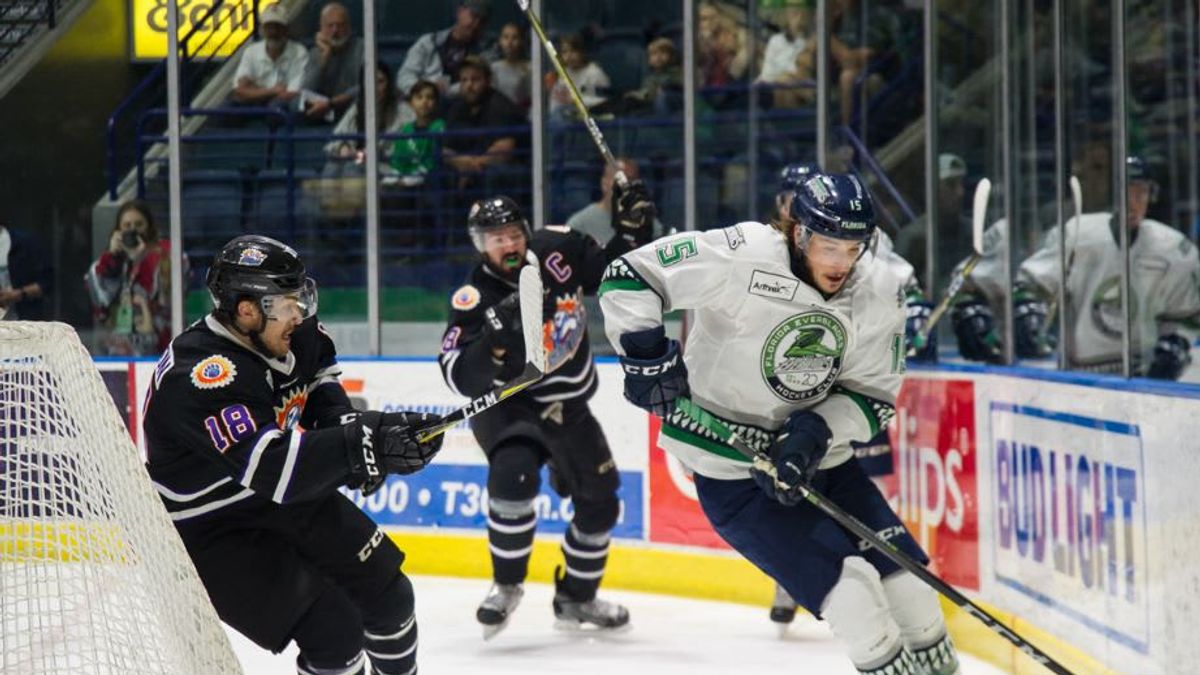 Four-Goal Third Period Propels &#039;Blades to 5-1 Win in Game 2