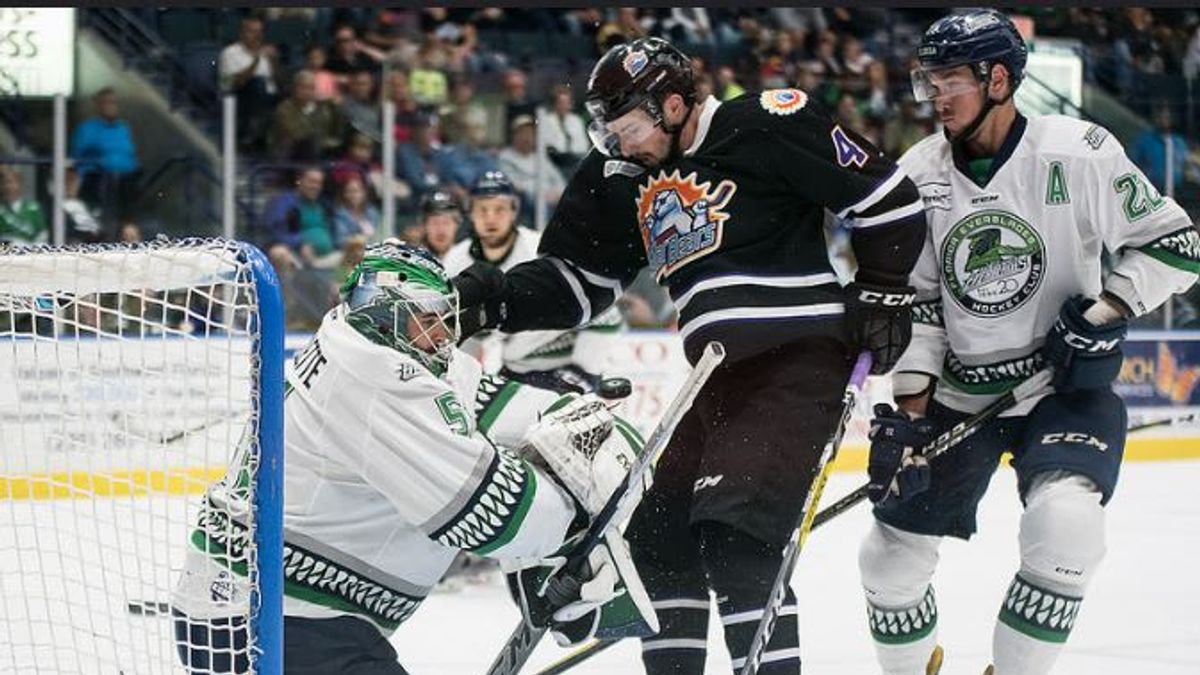 &#039;Blades Advance to Conference Finals with 5-2 Win in Game 5