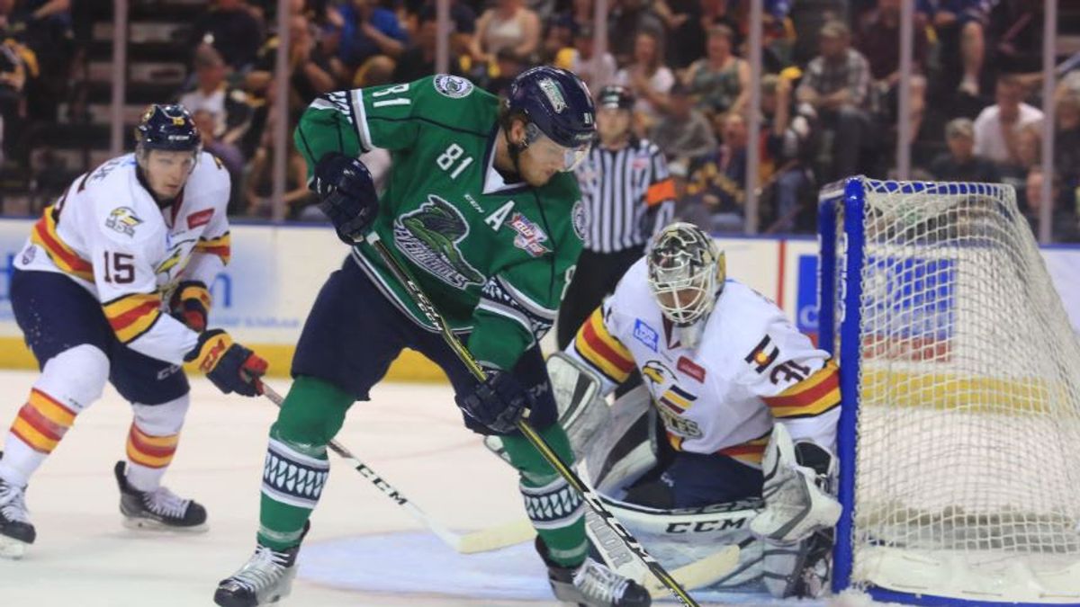 Heard&#039;s Late Goal Propels Everblades to 4-3 Win in Game 2.