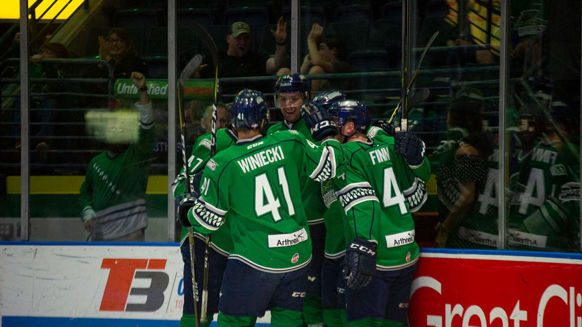 Electric Second: ‘Blades close out series with 5-1 win over Jacksonville