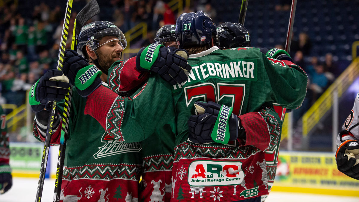 (Ugly) Sweater Weather: &#039;Blades offense turns up heat in 5-3 win
