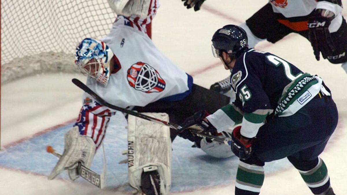 Henry, Jenks Propel Blades to 4-1 Win over Komets