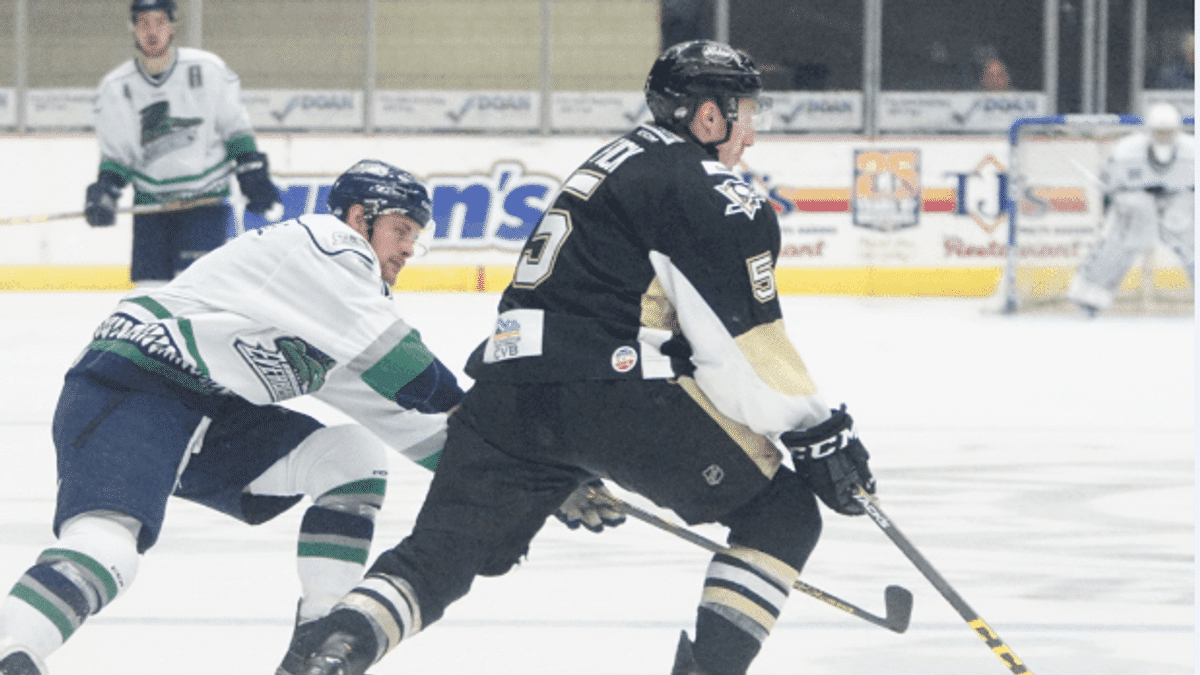 Nailers Come From Behind to Even Series in Game 4