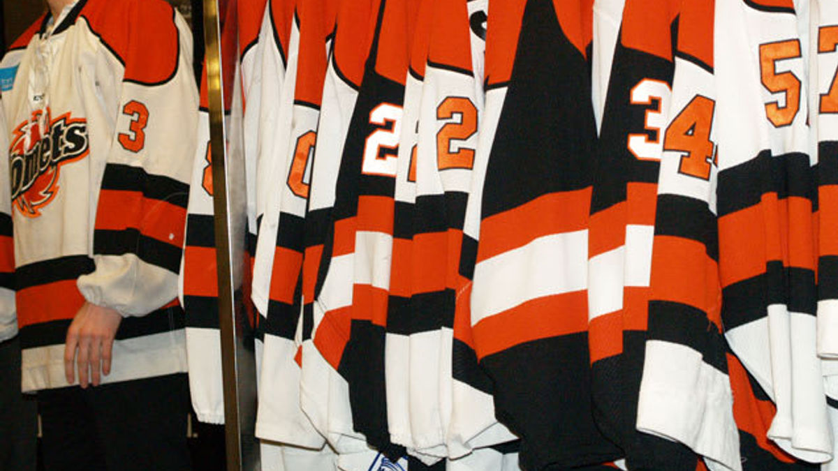 Komets Jersey Auction nets $18,275 for charity