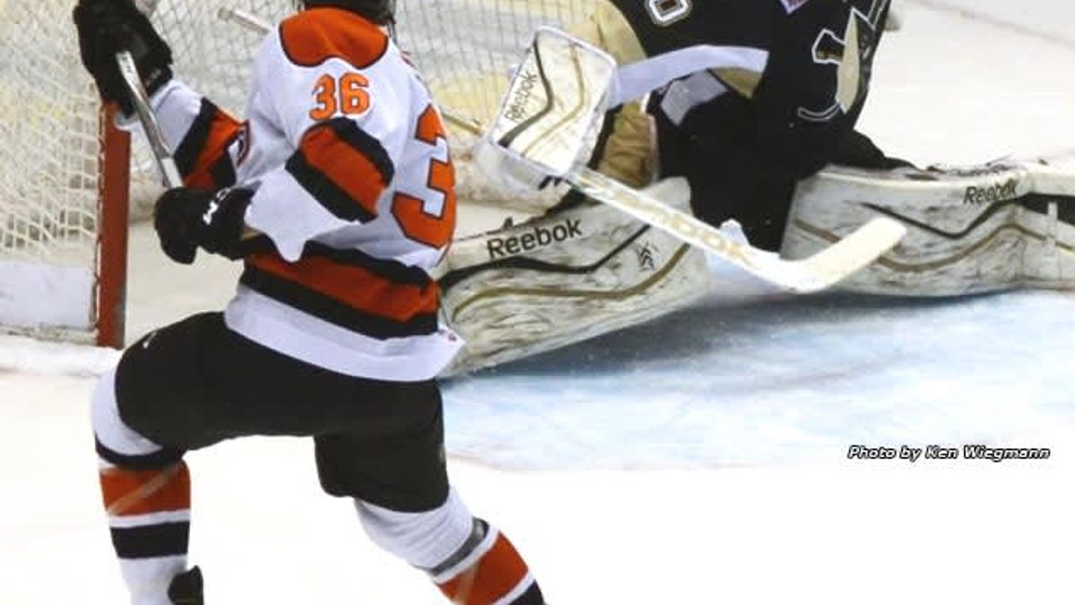 Komets hold first place in Midwest division