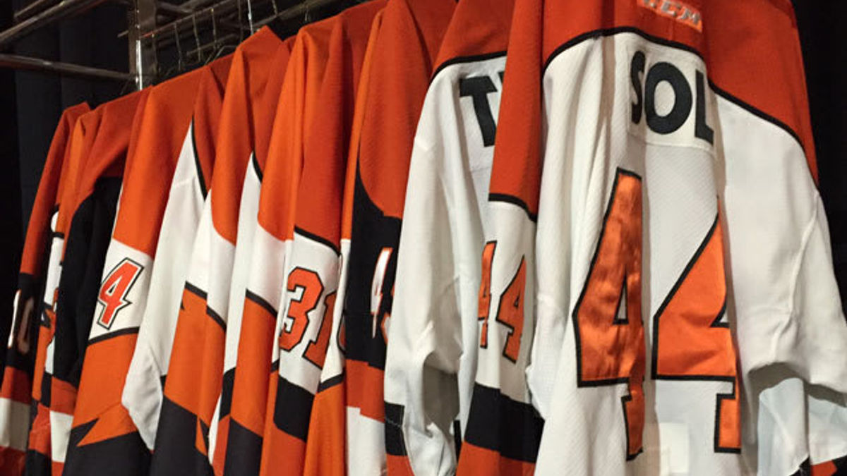 Jersey auction nets $22,900 for charity
