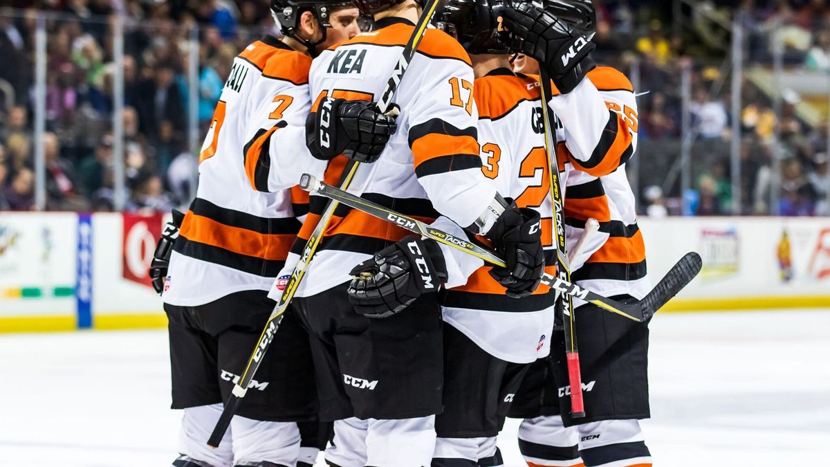 Komets host busy holiday weekend