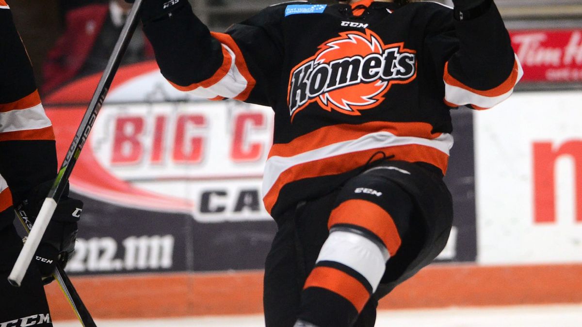 Komets clip Nailers, spill Oilers for 4-point week