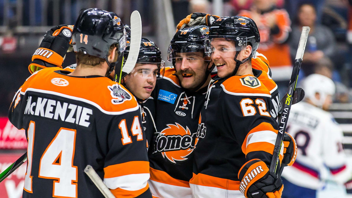 Komets ring in new year with pair of wins