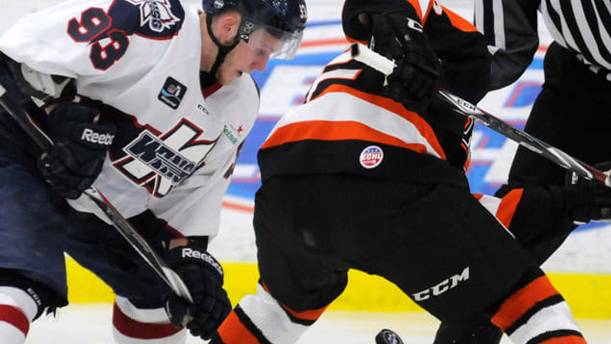 Komets face Wings today at 5pm