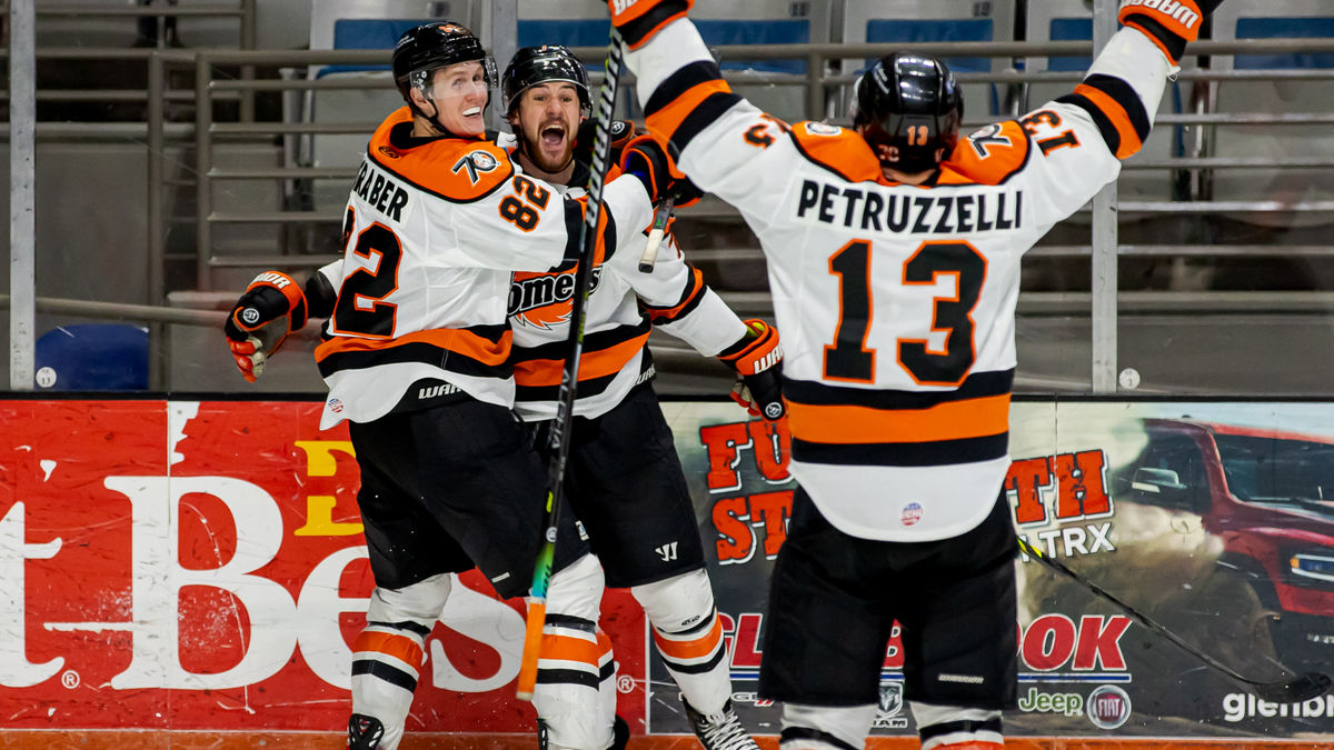 Komets Collect Three Points
