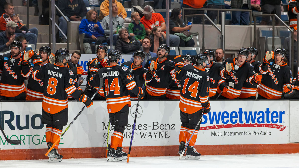 Komets take down Nailers for first home win