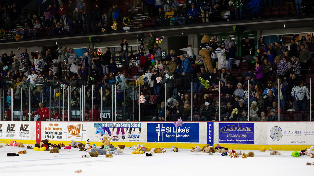 Steelheads Set Records In Teddy Bear Toss For Tots Results