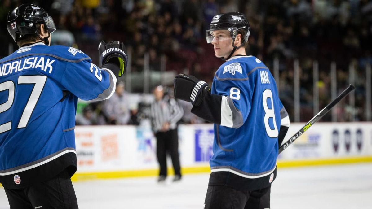 Early Scoring Leads Steelheads to 5-3 Win Over Mavericks in Sellout