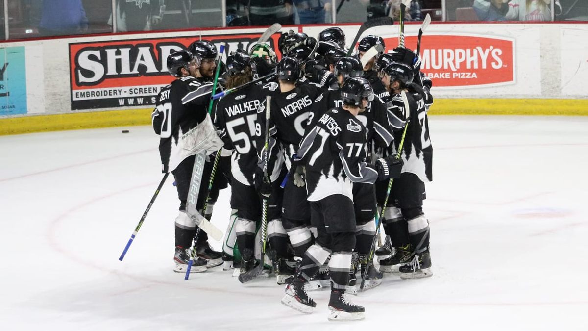 Steelheads Snag Extra Point in 4-3 Shootout Win in Another Sellout