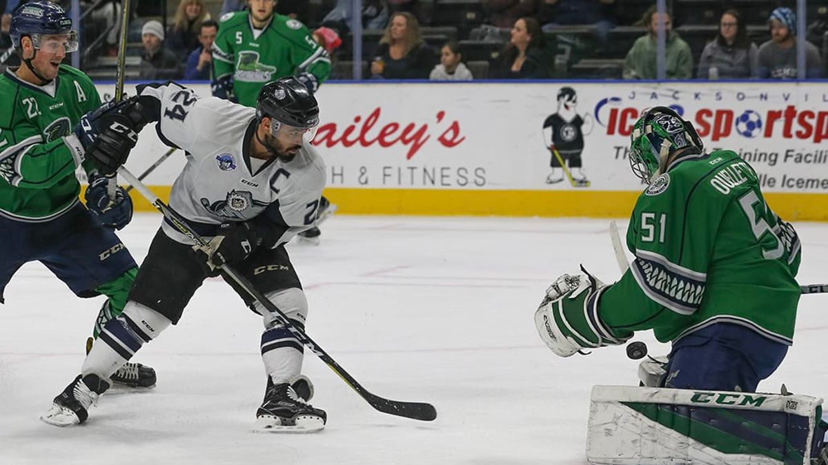 &#039;Blades Rally in Third Period to Defeat Icemen