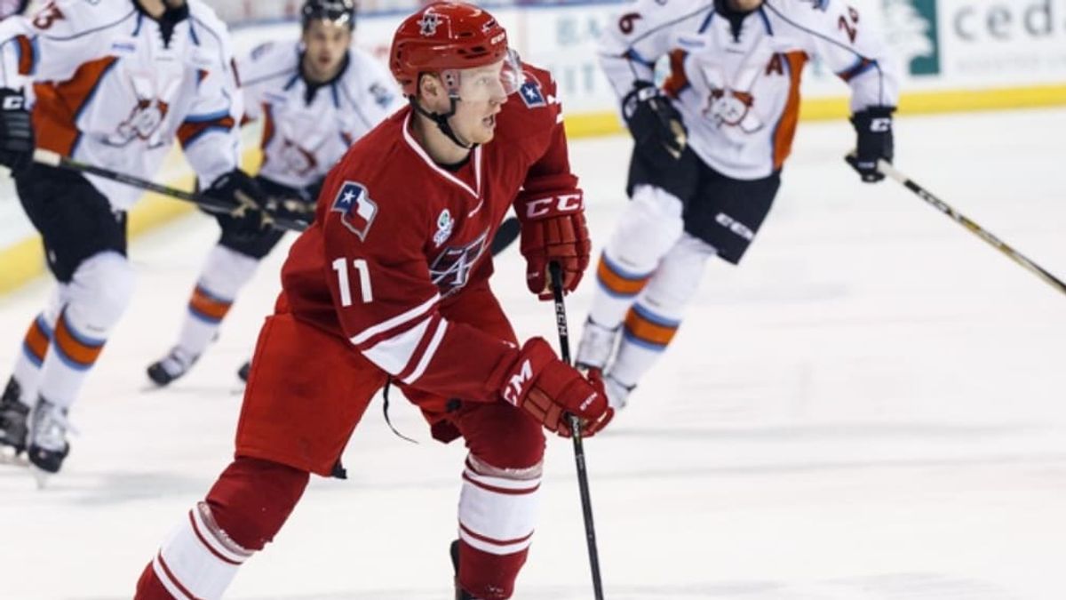Icemen Agree to Terms with Forward Chase Lang