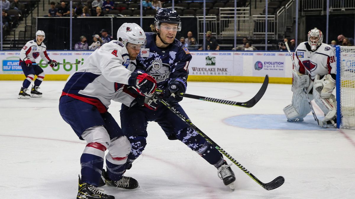 Icemen Open Homestand with 3-2 Win Over Stingrays