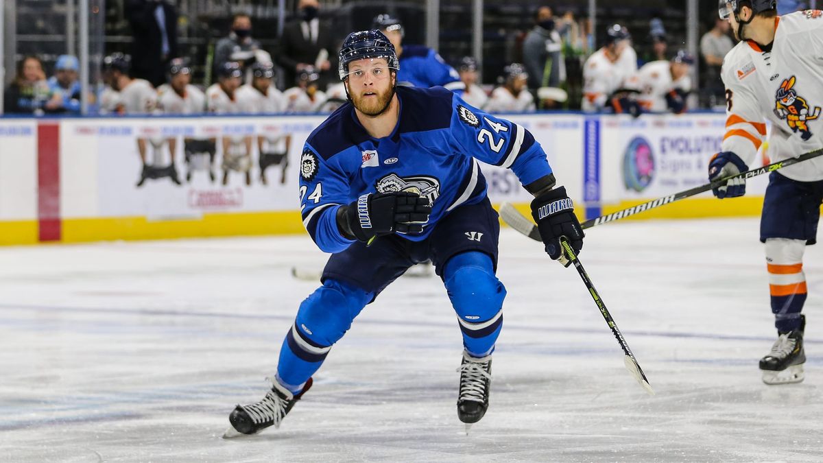 Icemen Agree to Terms with Physical Forward Travis Howe