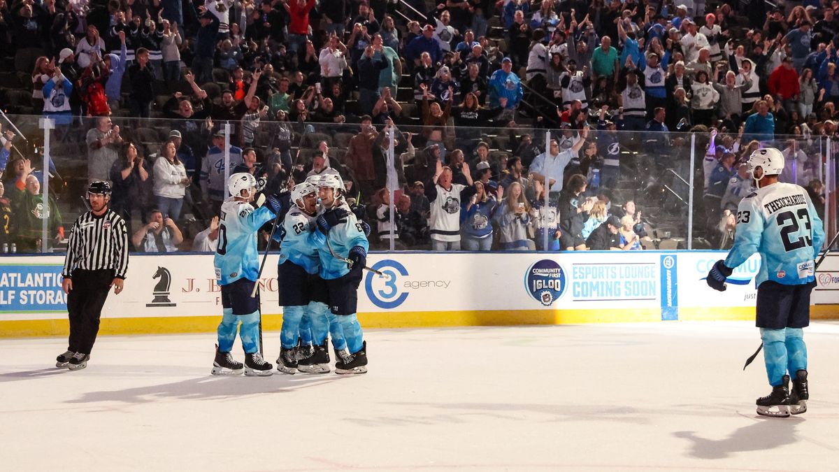 First-Place Icemen Host More than 21,000 Fans