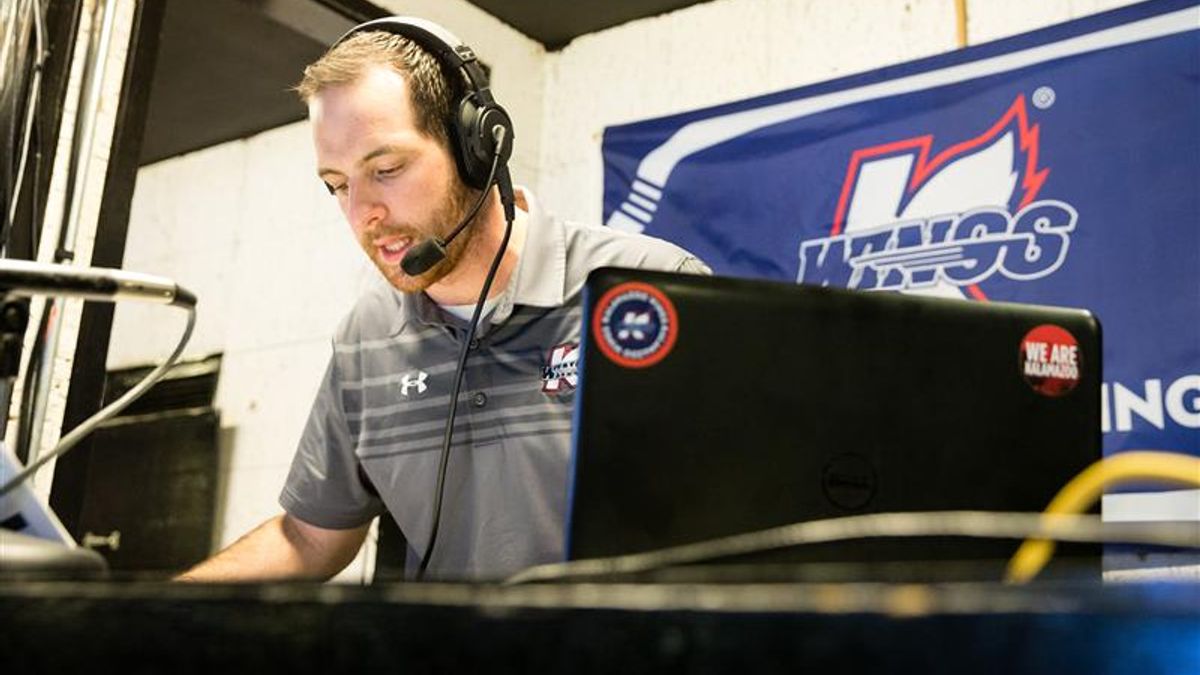 Joe Roberts named broadcaster of AHL&#039;s Utica Comets