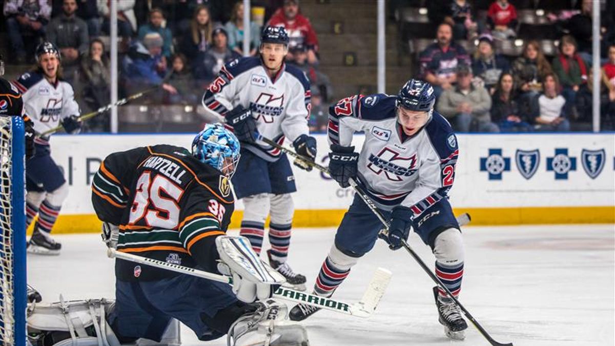 Wings rout Mallards on New Year&#039;s Eve