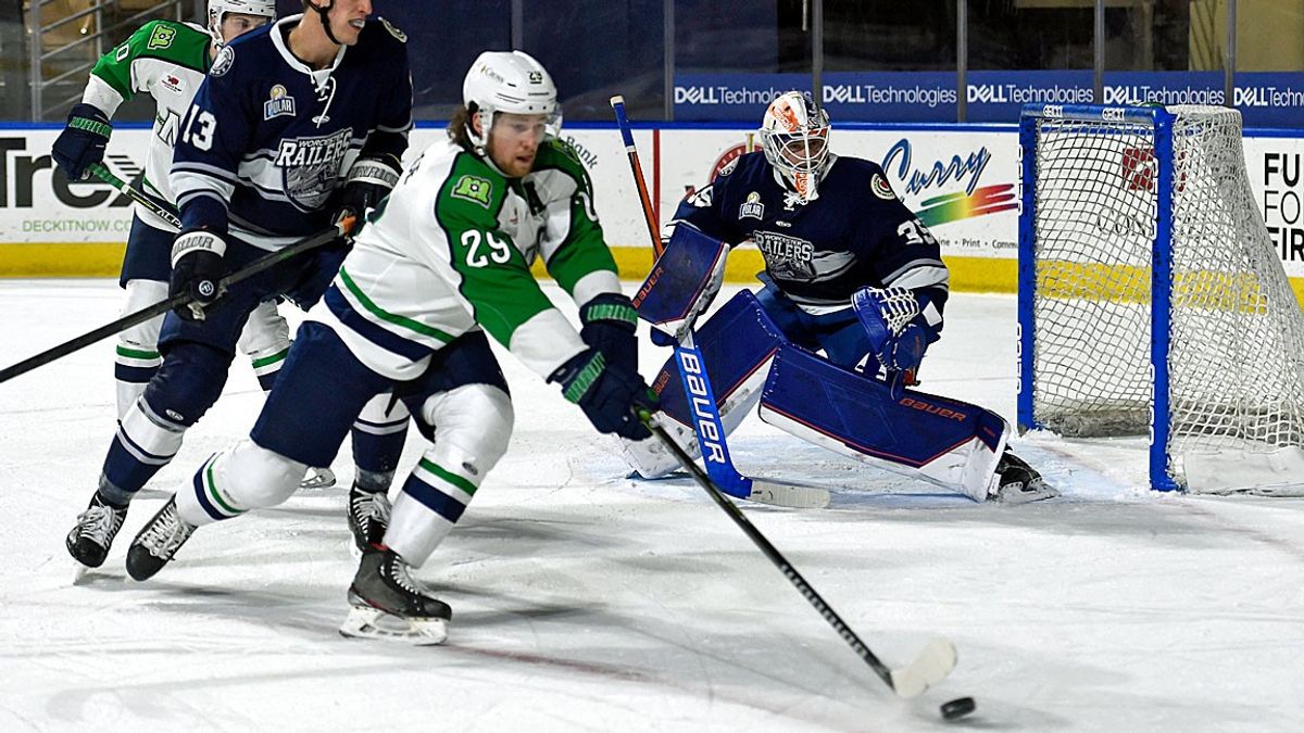 MARINERS LATE POWER PLAY RALLY FALLS JUST SHORT IN WORCESTER