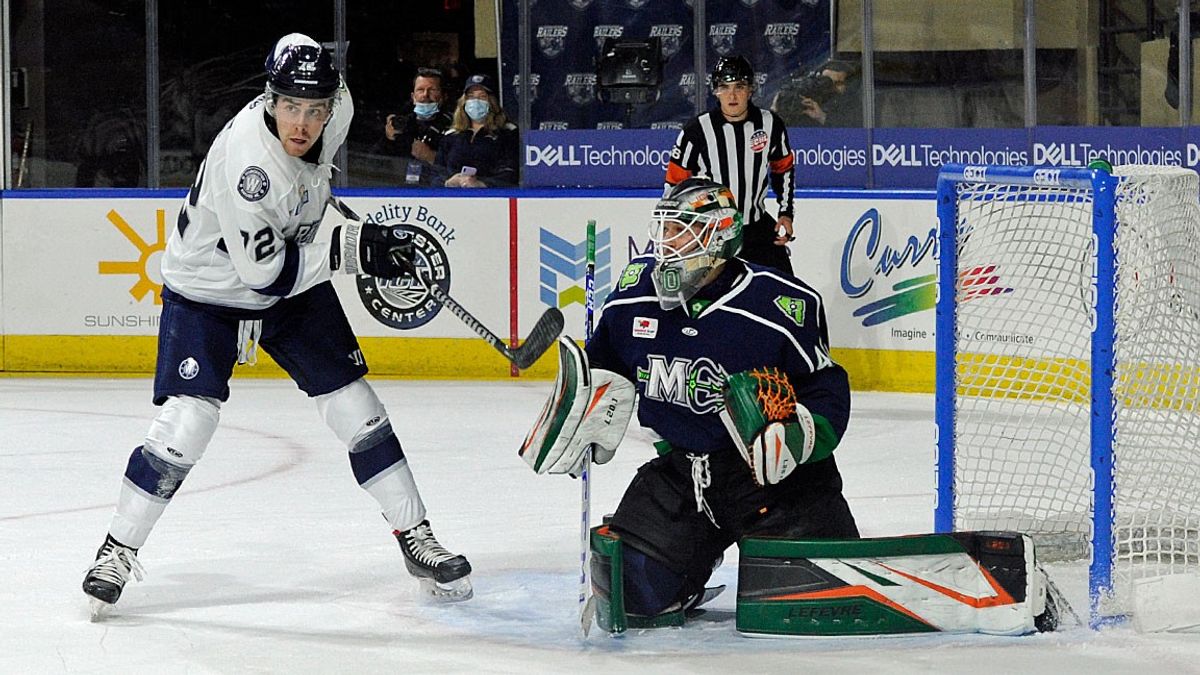 MARINERS FIRE 45 SHOTS BUT FALL IN WORCESTER