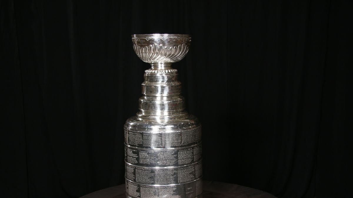 STANLEY CUP COMES TO CROSS INSURANCE ARENA