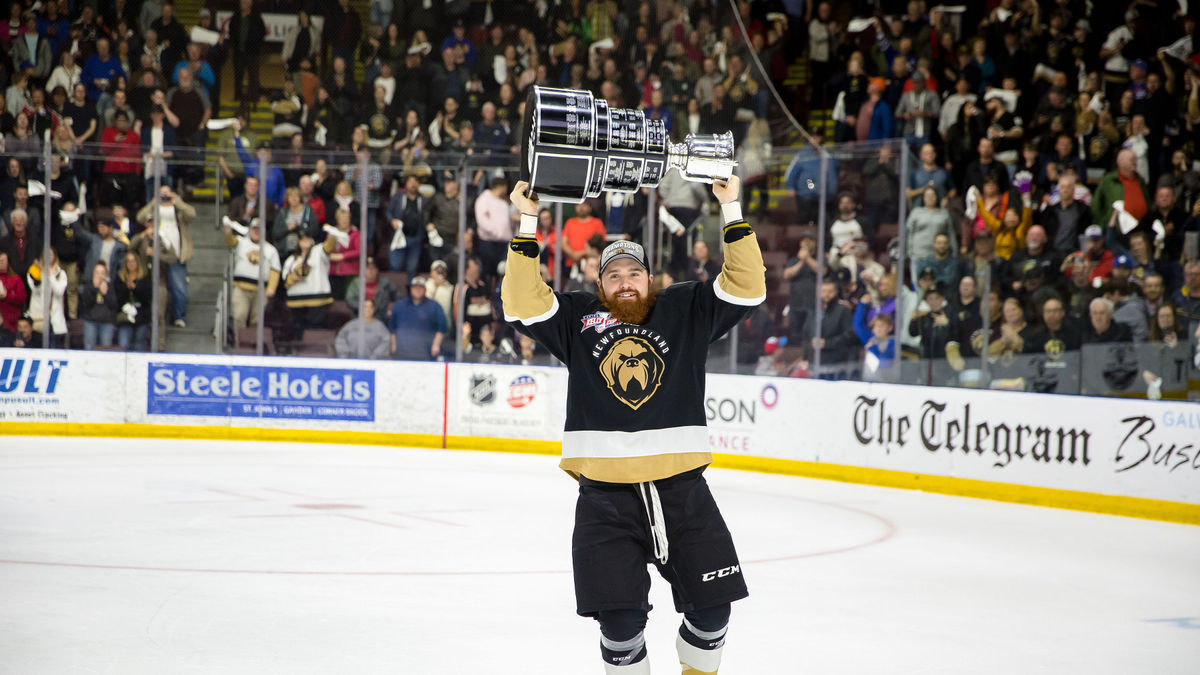 Growlers Re-sign Todd Skirving