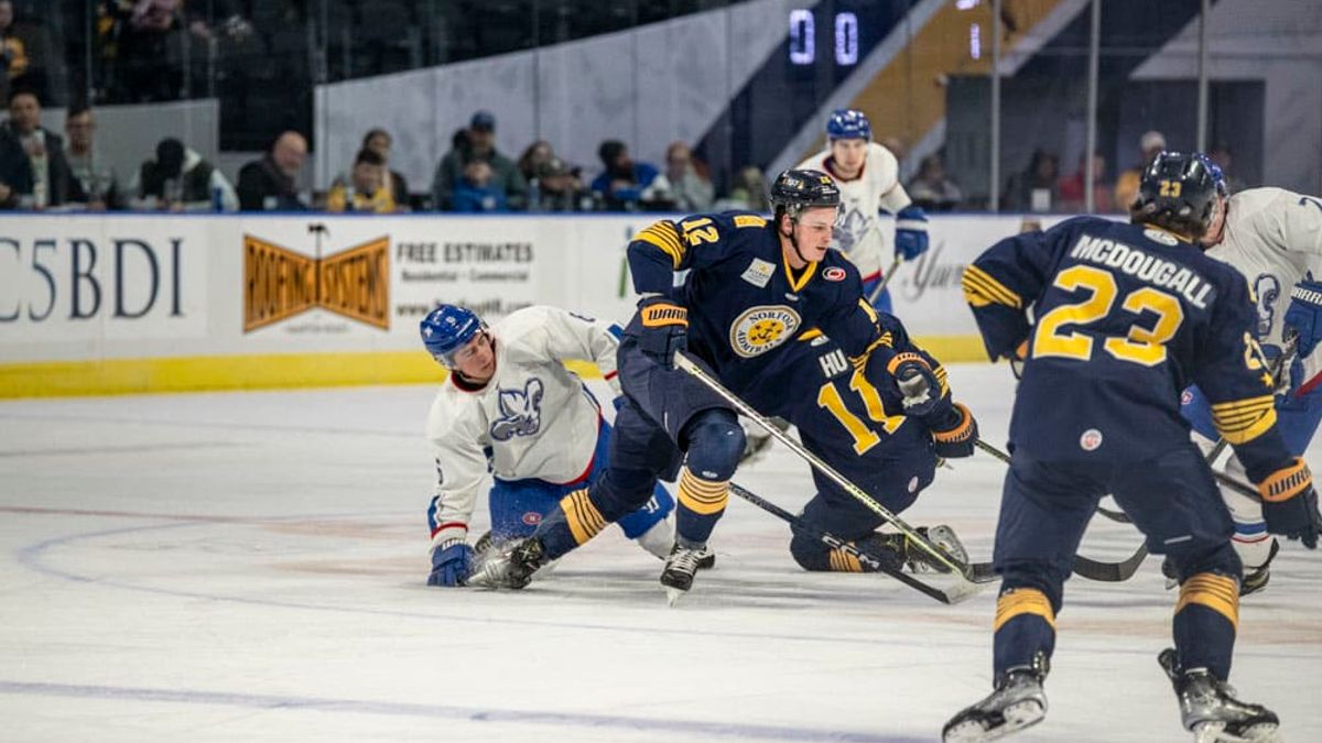Murray And Schachle Register Three Points, Admirals Win Thriller