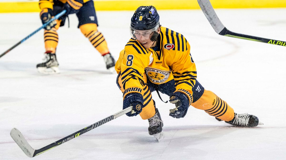 Denis Smirnov Re-Signs With The Admirals