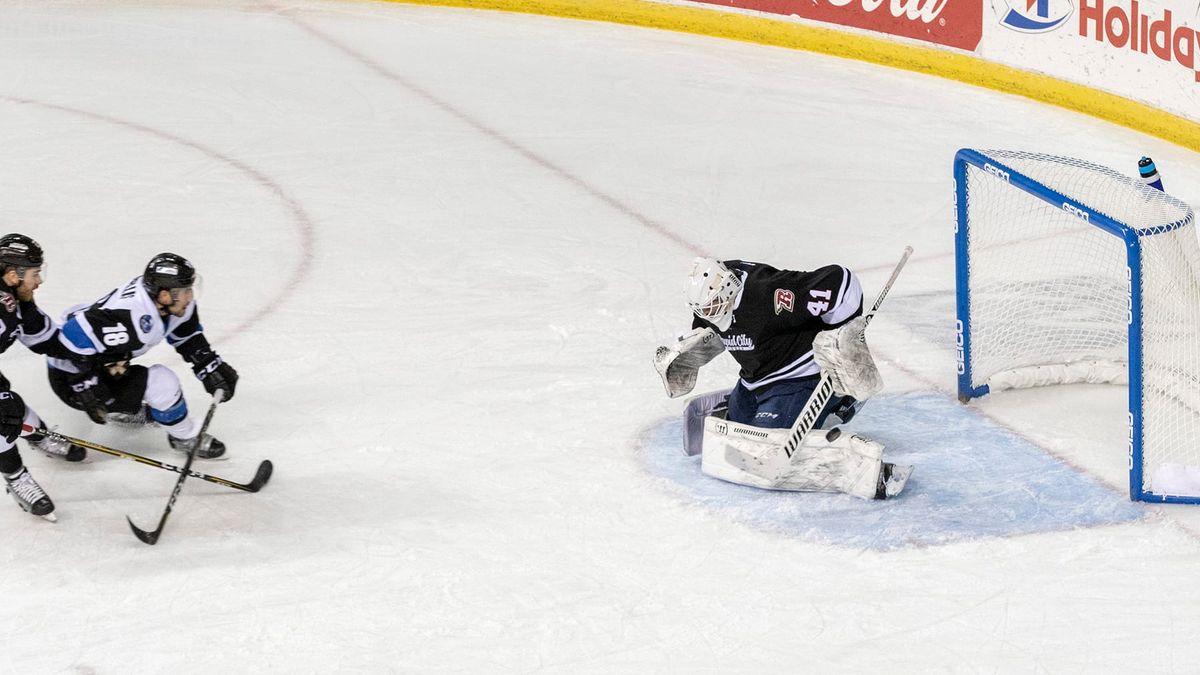 PARKS NOTCHES FIRST ECHL WIN IN SHOOTOUT