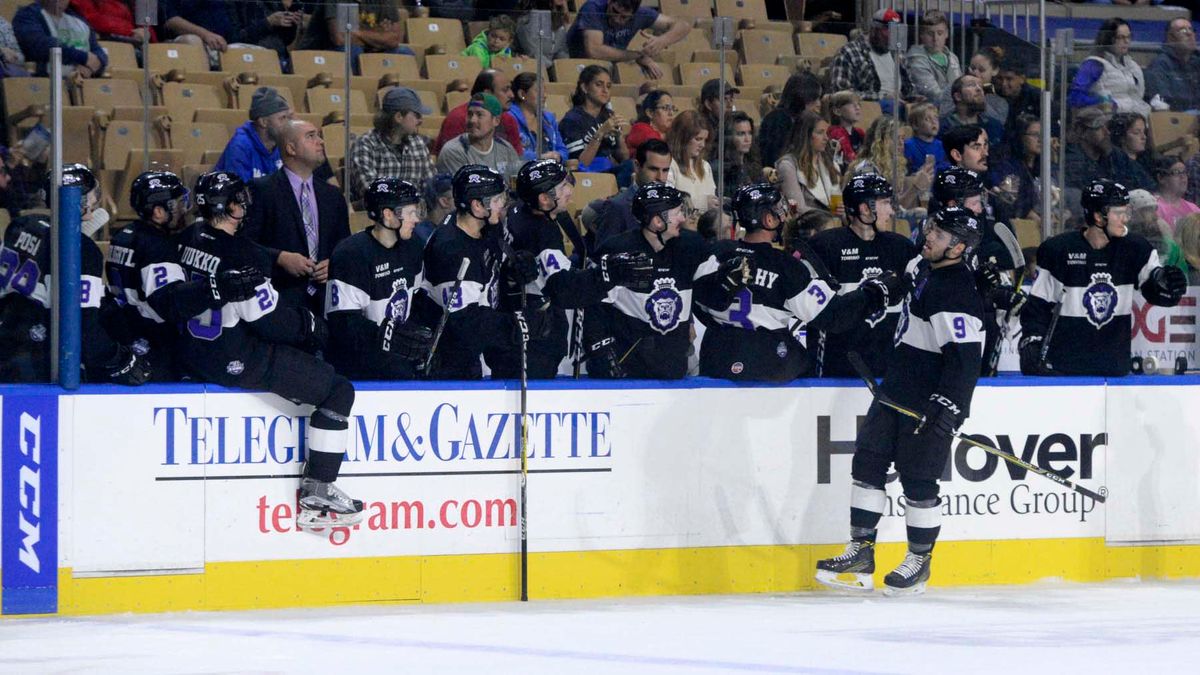 Naclerio’s hat trick gets Royals a point in 4-3 OT loss to Stingrays