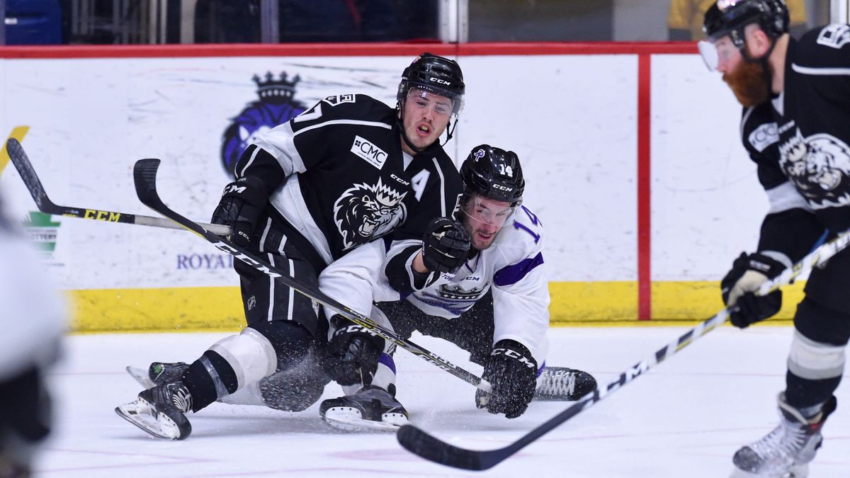 Reading heads into holiday break with 6-2 loss to Monarchs