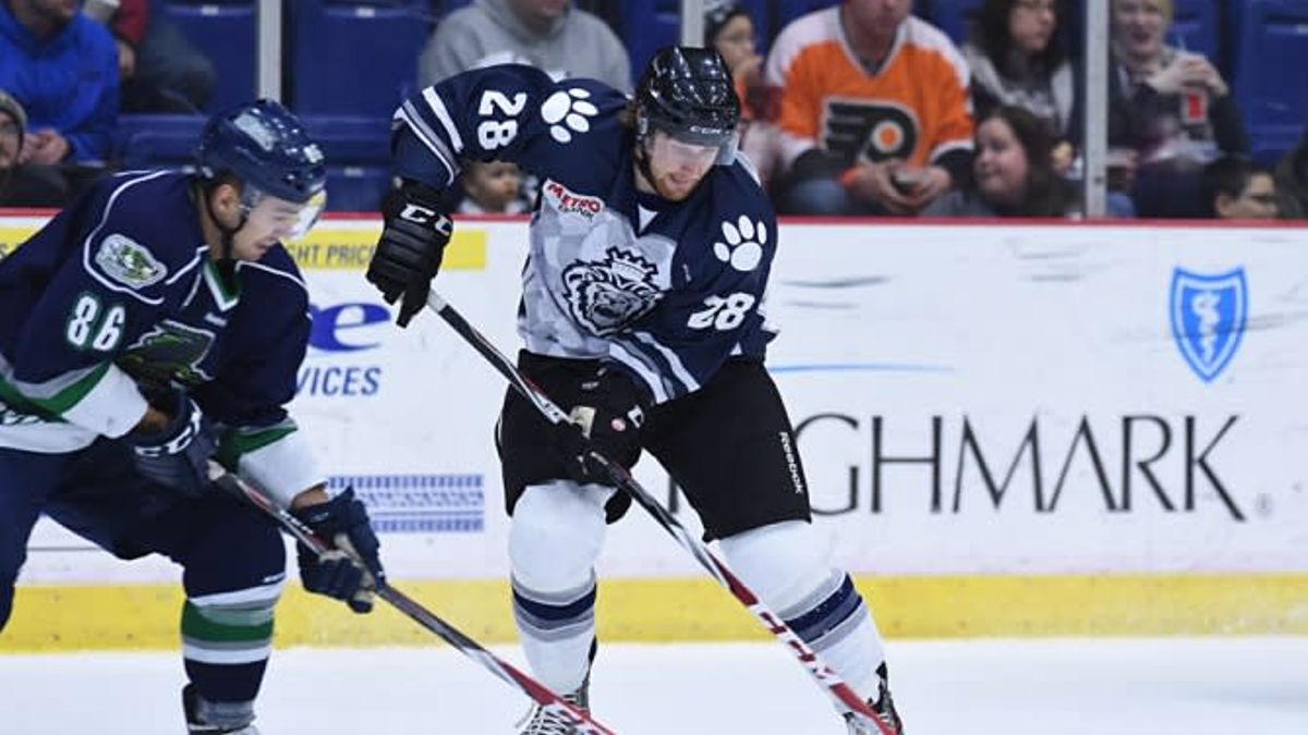Royals Explode for Four Power Play Goals in 7-3 Win in Elmira