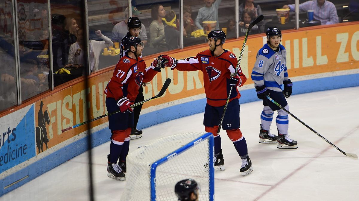 Stingrays Salute Fans With 4-1 Victory