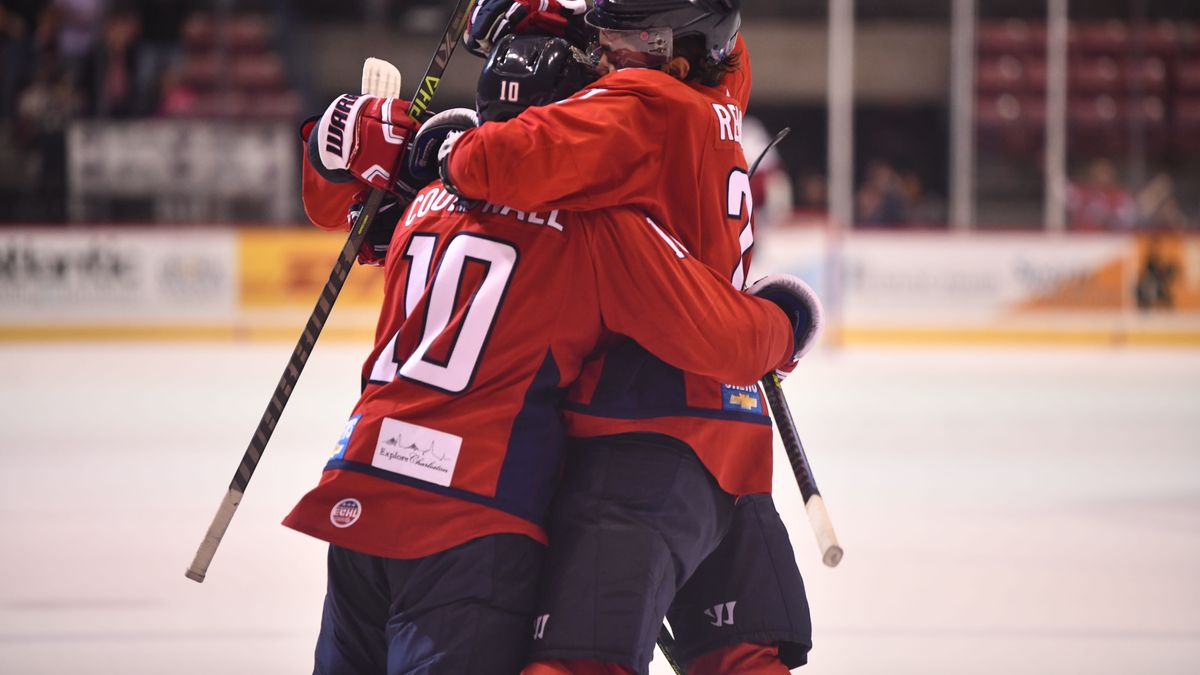 Courtnall&#039;s Hat Trick Leads Stingrays in 10-Goal Rout of Gladiators
