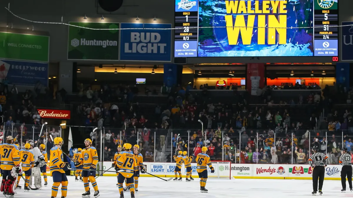 Walleye stay hot with 10th straight win