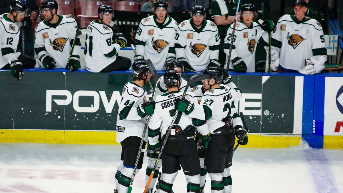 Raabe&#039;s Hat Trick Leads Grizz to Division Title