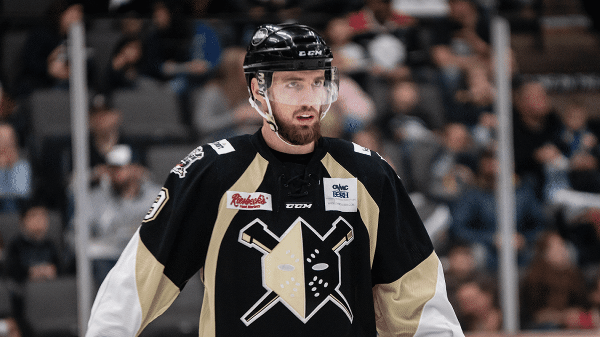 Penguins Recall Hilbrich, Nailers Sign Siemer