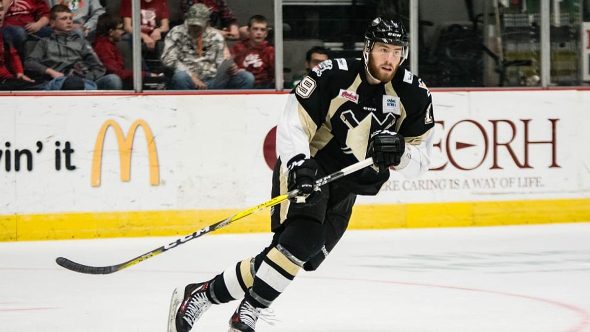 Nailers Re-Sign Alexandre Carrier